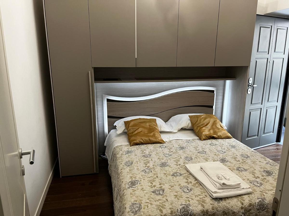 Apartamento Splendido Trilocale Zona Isola Milão